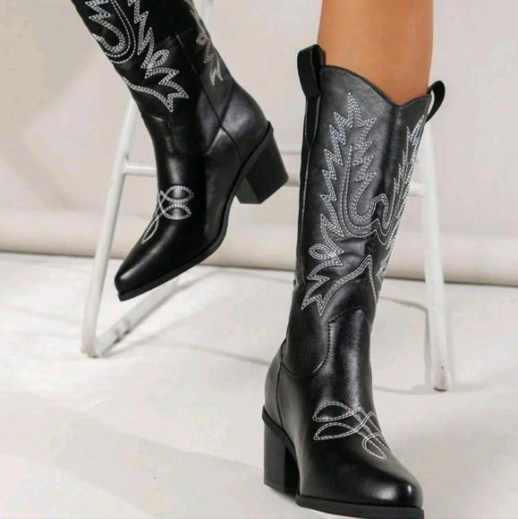 Women's Western Embroidered Vintage Boots With Block Heel, Mid Calf, V-Cut - Picture 4 of 7